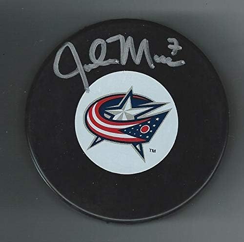 John Moore podpísal puky NHL s podpisom Columbus Blue Jackets